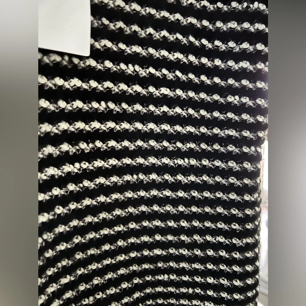 NWT THEORY Text Stripe PO Crewneck Sweater in Striped Wool Blend size P - Picture 4 of 6